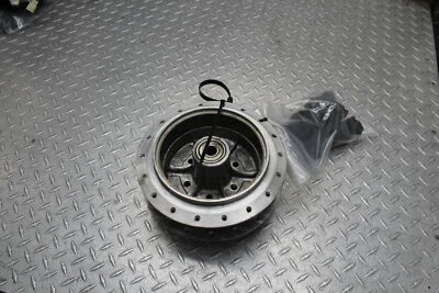 Suzuki Savage 650 LS650P 1996 buje de llanta trasera Foto 1 de 4