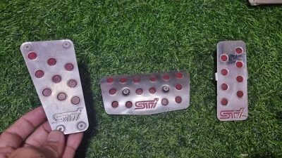 Juego de cubierta de pedal automático rojo OEM Subaru STI Impreza WRX GC8 GDB GF usado Foto 1 de 4