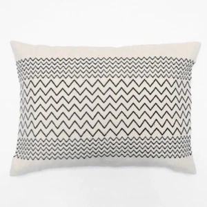 MILLE ET CLAIRE By Manipuri Black Zigzag Pillow Cover Cotton Handwoven 16X21 in - Picture 1 of 12