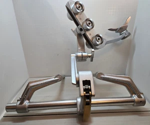 Integra Mayfield Base Unit A-2101, A-1018 Schwenkadapter + M-1500 Klemme (teilweise) - Bild 1 von 7