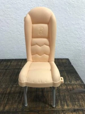 Barbie Glamour Casa de Muñecas Crema VAN CAR Respaldo Alto Silla Repuesto 2008 Foto 1 de 4