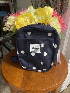 Herschel Cruz Crossbody in dunkelblau mit weißen Tupfen - Neu mit Etikett - Bild 1 von 9