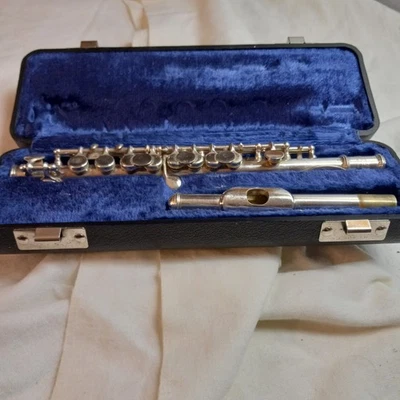 ARMSTRONG PICCOLO + ESTUCHE ELKHART, IND. U.S.A  Foto 1 de 4