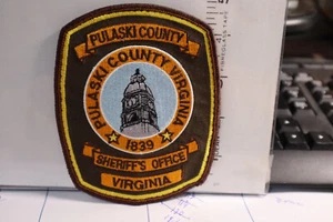 police patch PULASKI COUNTY SHERIFF VIRGINIA - Picture 1 of 1