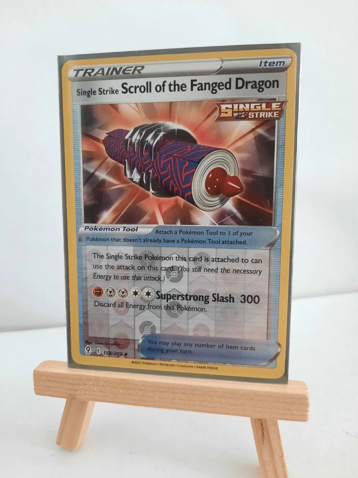 Pokemon Single Strike Scroll of the Fanged Dragon Evolving Skies NM Reverse Holo - Bild 1 von 1