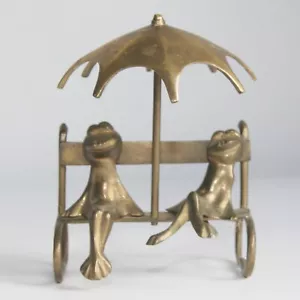 Brass Frogs Sitting Under an Umbrella on a Bench Vintage & Collectable - Picture 1 of 5
