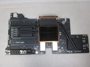 Carte logique Apple MacBook Pro 27"Xeon W-2140B 1 To 32 Go 820-00967-09 OEM - Photo 1/1