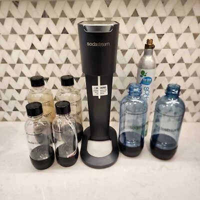 Sodastream G-100 Genesis Machine With 6 Bottles And Canister VERY LIGHTLY USED - Image 1 of 4