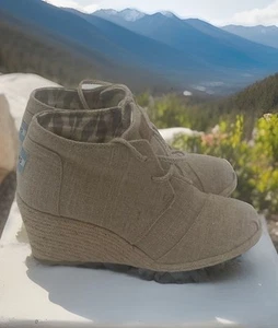 TOMS Brown Tan Laced Wedge Boots Women's Size W7 - Picture 1 of 6