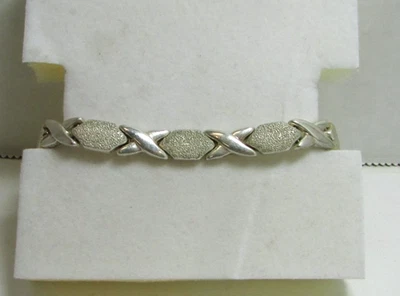 Pulsera MILOR ITALY 925 Plata de Ley Cepillada y Suave X's O's 7 1/4" Foto 1 de 4