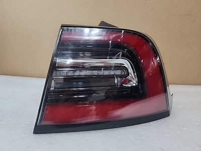 💥2017-2023 Tesla Model 3 LED Tail Light Right Outer Rear Passenger RH 3 Pin OEM - Image 1 of 4
