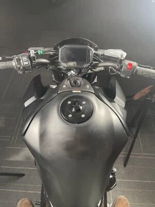 Cubierta del tanque de combustible CNC con tapa de gas de aceite para KAWASAKI Z400/Z650/Z650RS/Z900/Z900SE/Z H2 - Imagen 1 de 7