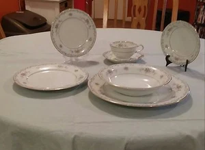 Noritake Barton #6305 7 Piece Place Setting - Picture 1 of 2