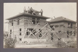 IOWA rppc c1910 HOUSE BEING BUILT Workers Construction SCAFFOLD Occupational - Picture 1 of 3