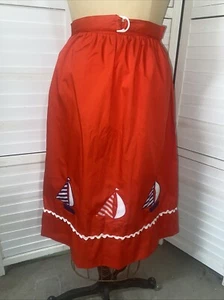 Gonna vintage Jilly anni 70 rossa POLIESTERE linea A taglia grande barca a vela ricamata - Foto 1 di 10