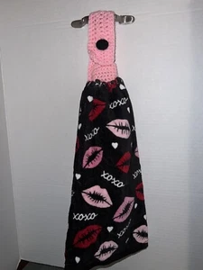 Hanging Double Black Kitchen Towel Pink Crocheted Top Valentine’s Day Kiss Lips - Picture 1 of 5