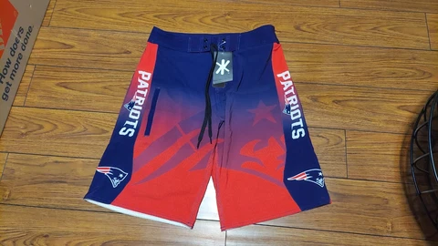 Genuine NFL New England Patriots 🏈 Mens Summer Board Shorts Swim Suit Trunks 32 Cover