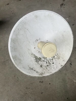 Ubiquiti PowerBeam M5 PBE-M5-300 5GHz 22dBi 802.11a/b/g/n With POE - Image 1 of 2