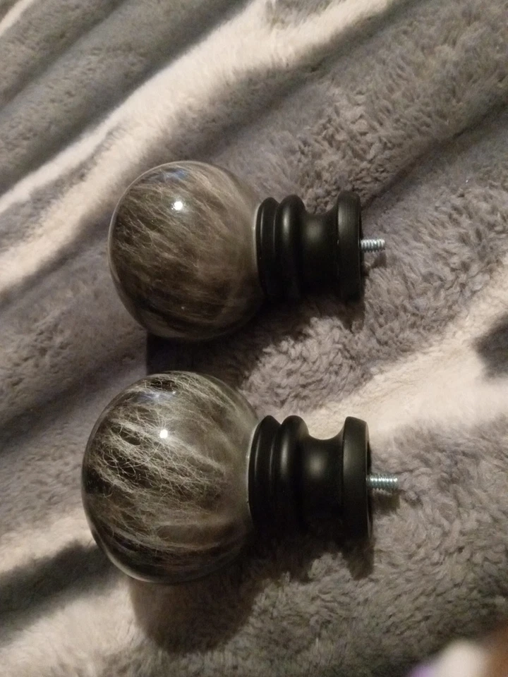 Juego de 2 remates de mármol sintético SOLO•TONOS DE GRIS 3" HERRAJES DE NÍQUEL CEPILLADO Foto 1 de 4