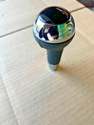 2012  - 2017 FIAT 500 OEM NEW CHROME & BLACK AUTO TANSMISSION SHIFT SHIFTER KNOB - Image 1 of 3