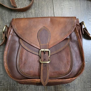 Borsa a tracolla vintage Firu fatta a mano pelle marrone sella media - Foto 1 di 10