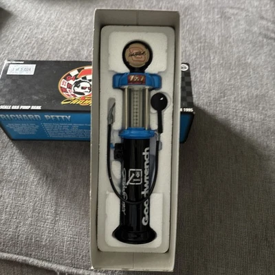 Time champions 1995 Richard Petty Dale Earnhardt 1 of 5004 Gas Pump 1:16 Scale - Image 1 of 4