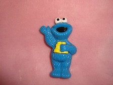 Sesame Street Cookie Monster Waving & Holding Binoculars 3" PVC Figurine