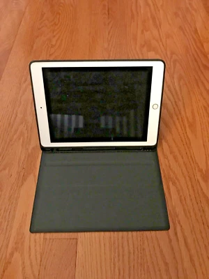 For Apple iPad pro 9.7 - black storage case - Image 1 of 4