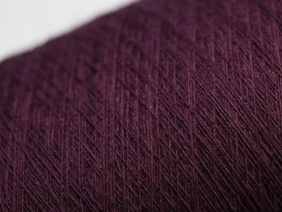 H37 (100€/kg) 100g ANGORA / SUPERFINE WOOL VIOLETT (28) Zwirn Wolle Strick Lace - Bild 1 von 3