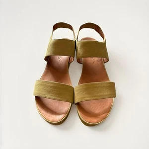 Gentle Souls by Kenneth Cole Women's Gisele Two Band Platform Leather Sandals 9 - Picture 1 of 11