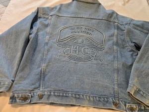 Chaqueta vaquera de mezclilla para hombre talla L Harley propietarios grupo música ciudad capítulo en relieve usada en excelente estado - Imagen 1 de 18