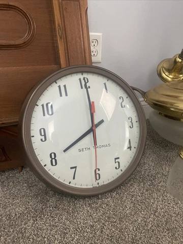 Vintage Seth Thomas Manager Model Plug In Wall Clock Glass Face Cover