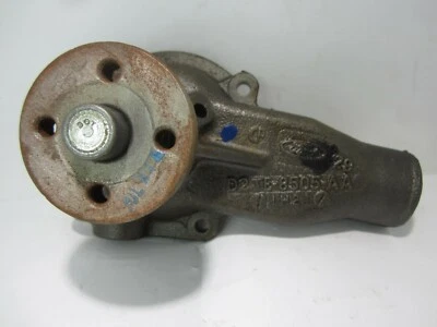 65-77 Ford Passenger Truck 6-240 6-300 Water Pump NORS D2TE-8505-AA Foto 1 de 4