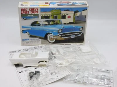 Gunze Sangyo 1957 Chevy sport coupe 1/32 sports car G172 vintage kit w box - Immagine 1 di 4