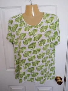 Brook Shields Timeless Women's Green & White Tropical S/S Top Tee - Size Medium - Picture 1 of 3
