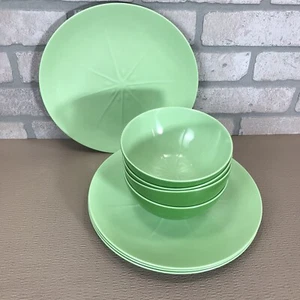 SUMMER Melamine 4 Dinner Plates & 4 Bowls 2 Tone Green Watermelon Design - Picture 1 of 6