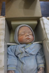 The Ashton-Drake Galleries “It's a Boy!” NIB Receiving Blanket & Hospital Band - Picture 1 of 11