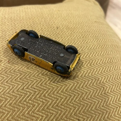 DINKY TOYS AUSTIN-HEALEY 109 Foto 1 de 4