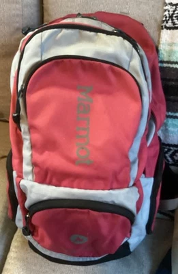 Mochila Marmot Carson Day vermelha leve caminhada ao ar livre muito boa qualidade - Imagem 1 de 4