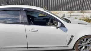 HOLDEN COMMODORE RIGHT FRONT DOOR WINDOW VF, 05/13-12/17 - Picture 1 of 12