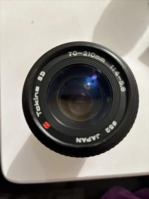 Tokina SD 70-210mm f4-5.6 Telephoto Zoom & Macro Lens One Lens Covers - Image 1 of 3