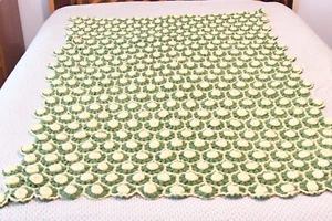 Vintage afghanische gehäkelte Sechseck Blume Oberteil Decke grün gelb 3D Gänseblümchen 40x61 - Bild 1 von 6