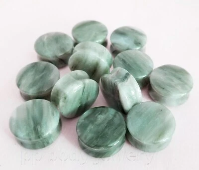 PAR de tapones medidores de oreja acampanados dobles de piedra de jaspe verde aventurina natural Foto 1 de 3