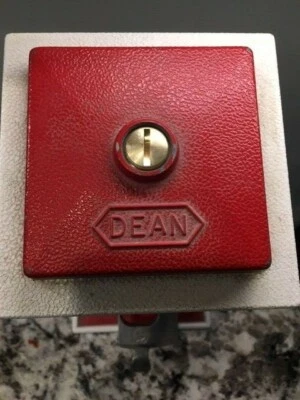 Dean Lock Top Lid Keyless Screw Lock Gumball Machine Vintage Dean Vending Part