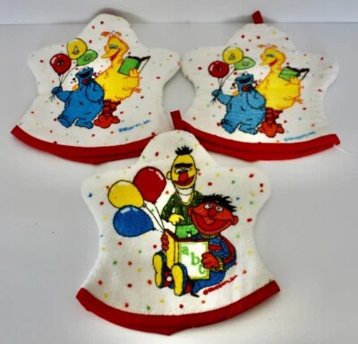 NOVO Conjunto Antigo de 3 Luvas de Banho Sesame Street Lavagem Ernie Bert Cookie Monster - Imagem 1 de 4