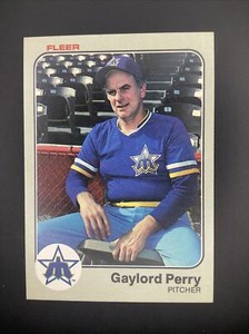 1983 Fleer #483 Gaylord Perry Seattle Mariners