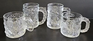 MCDONALD'S 1995 BATMAN & ROBIN MUGS set completo di 4 bicchieri in vetro vintage - Foto 1 di 10