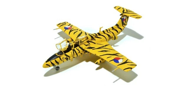 Herpa 82MLCZ7215 - 1/72 Czech Air Force Aero L-29 Delfino - 1st Squadrone - Immagine 1 di 1