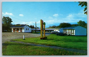 Postcard Duquette Brother Motel & Snack Bar Williamstown Mass - Picture 1 of 2