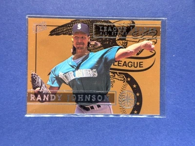 1995 Fleer Ultra ~ Randy Johnson ~ League Leader ~ 4 ~ Mariners - Image 1 of 3